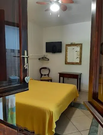 Oda ve Kahvaltı Dal Pozzo 4*